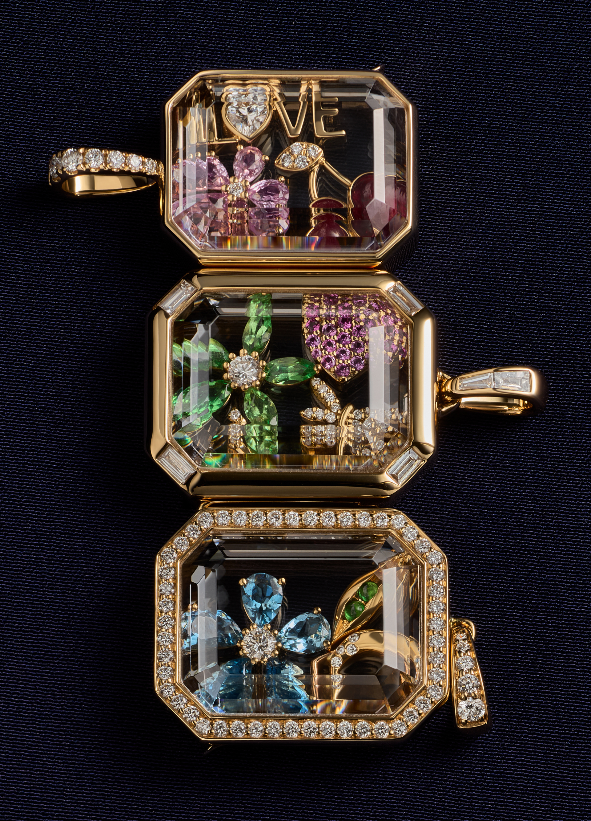 Baguette Gold Locket 18K