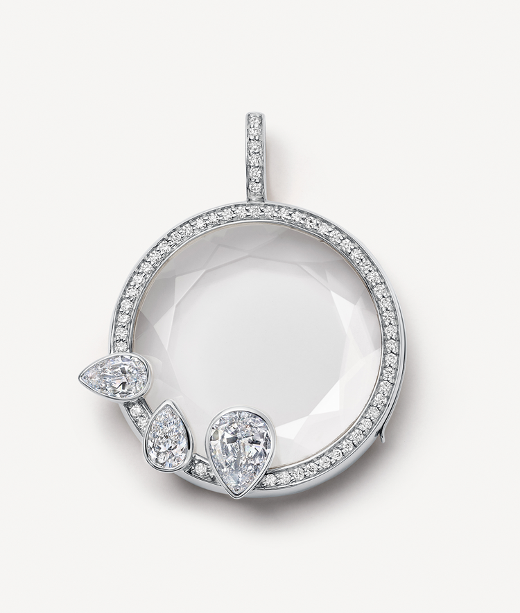 Heritage White Pear Drop Locket 18k