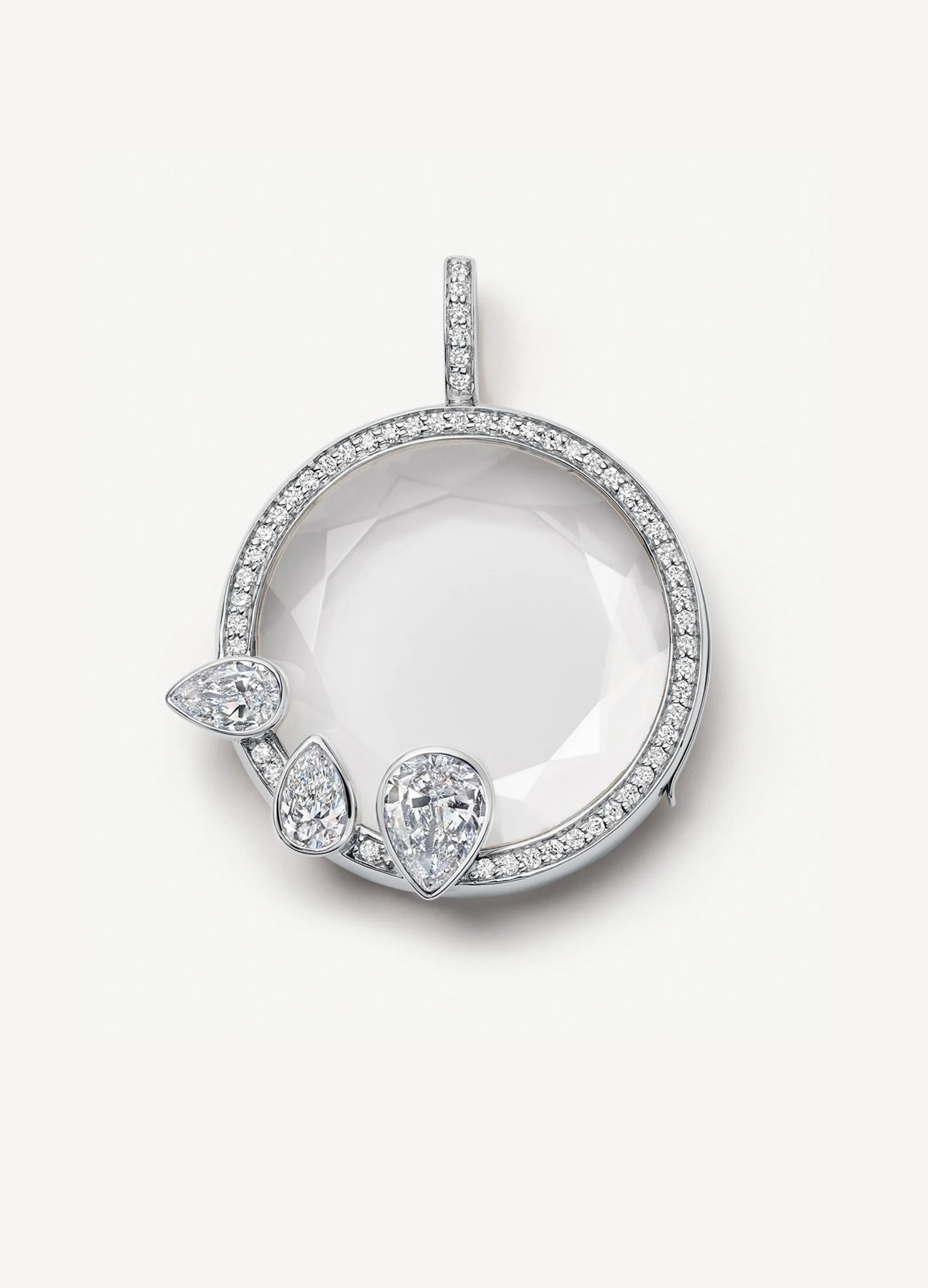 Heritage White Pear Drop Locket 18k