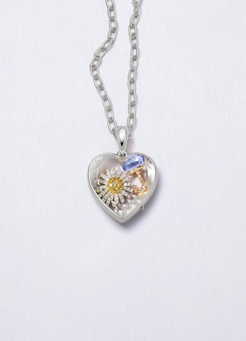 Midi White Heart of Gold Locket 18k