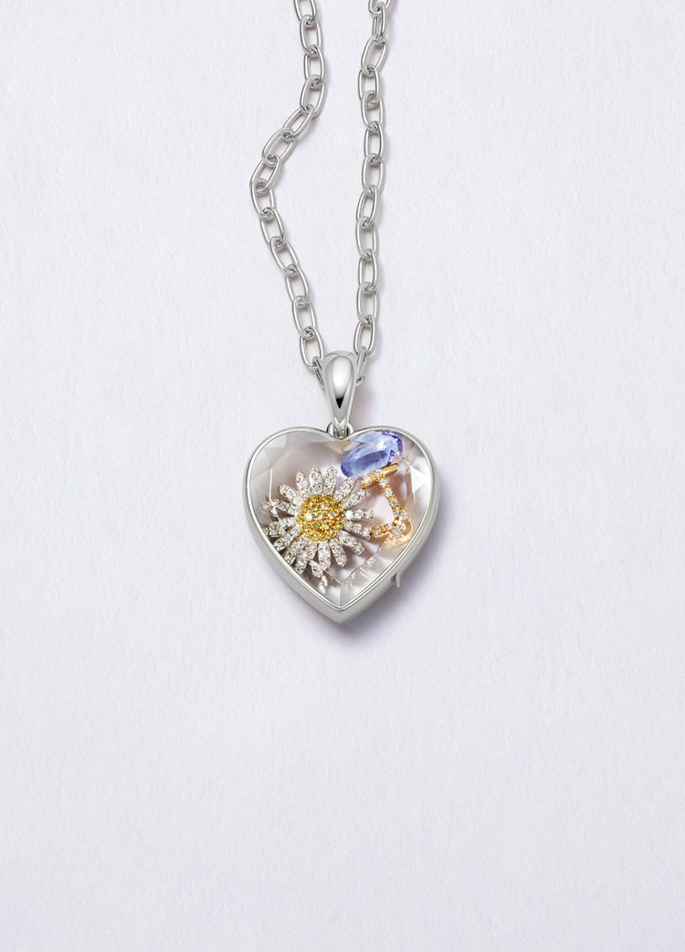 Midi White Heart of Gold Locket 18k
