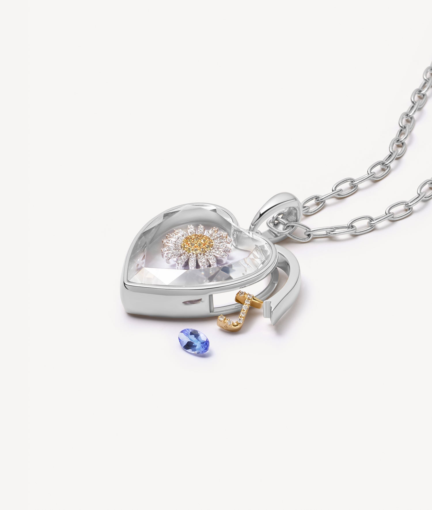 Midi White Heart of Gold Locket 18k