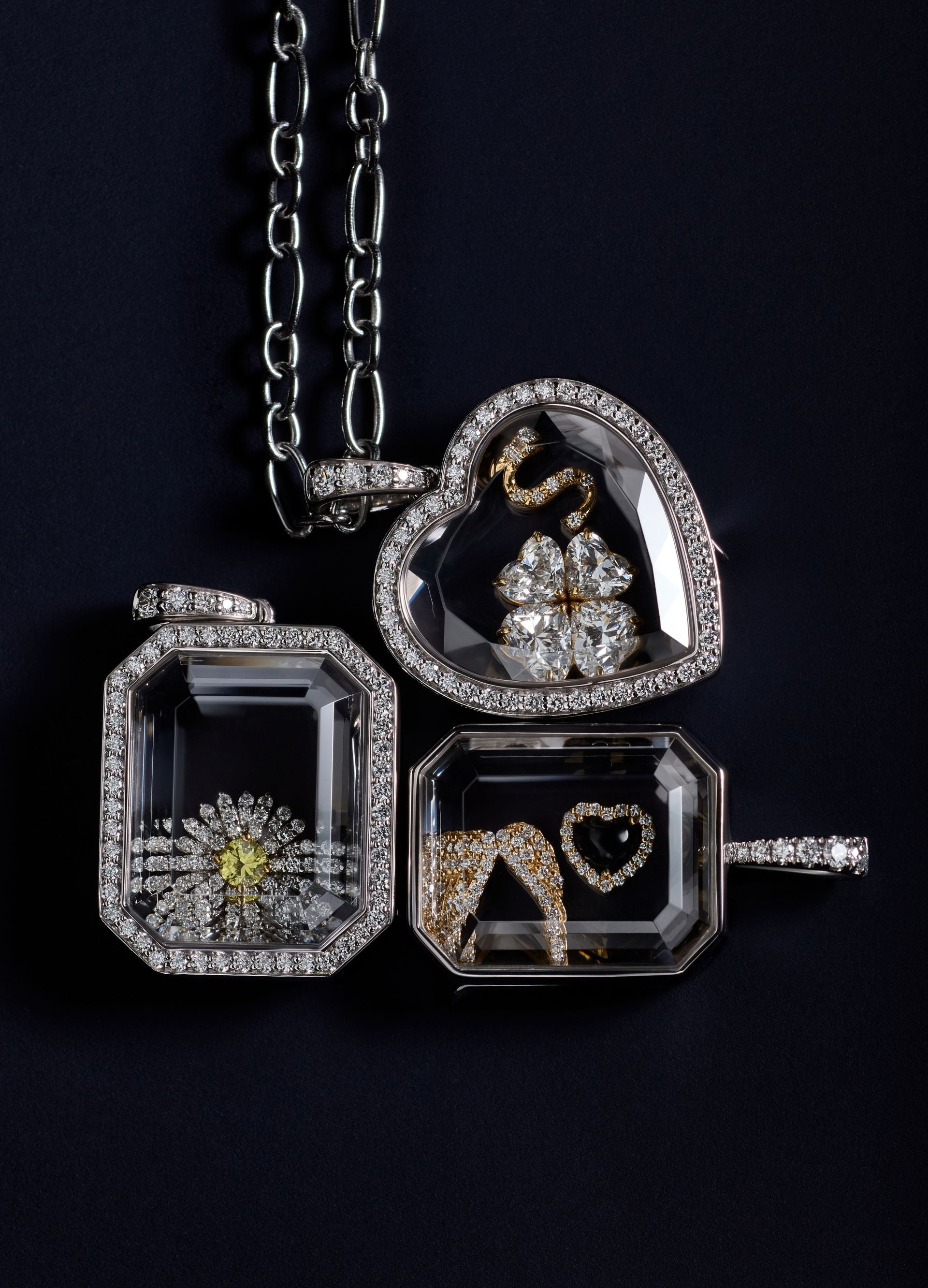 Heritage Diamond Baguette  White Gold Locket 18k