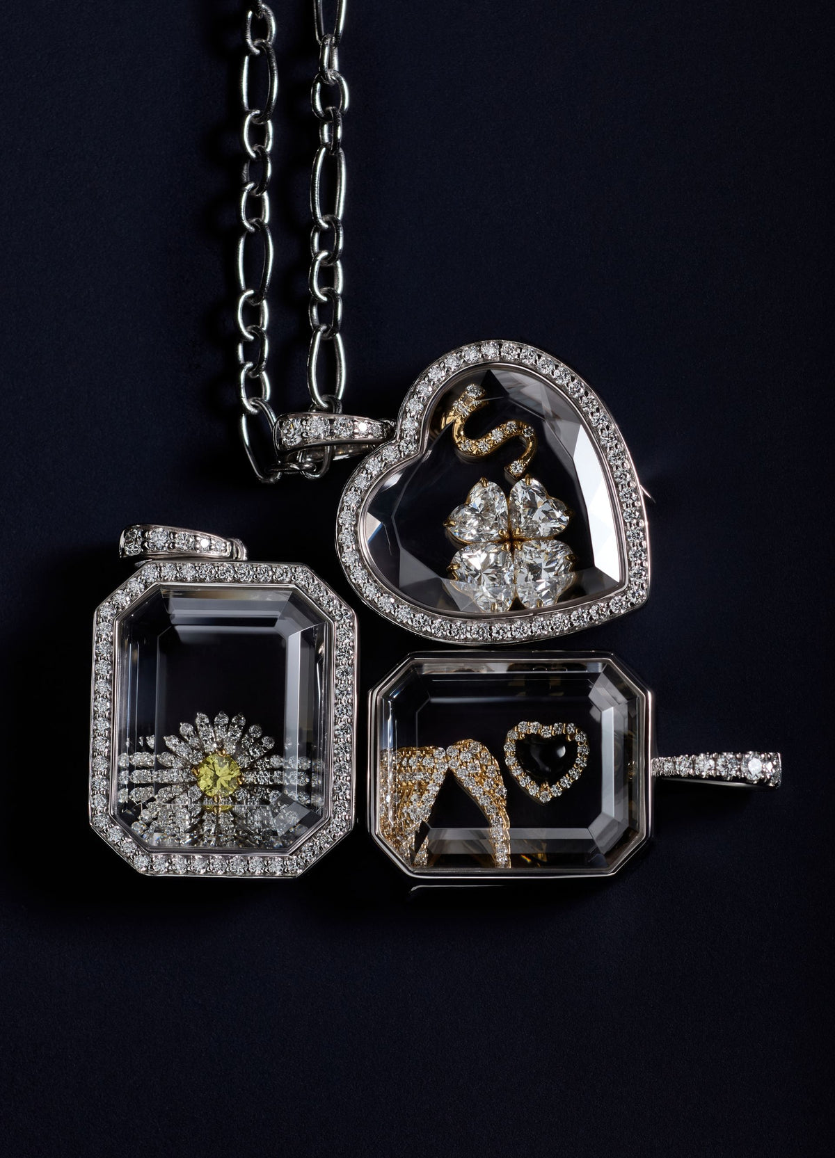 Heritage Diamond Baguette  White Gold Locket 18k